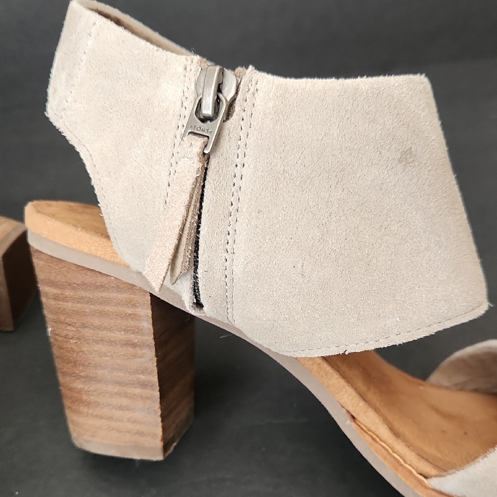 Toms Cream Suede Block Heel Sandals Size 9 - Picture 5 of 9